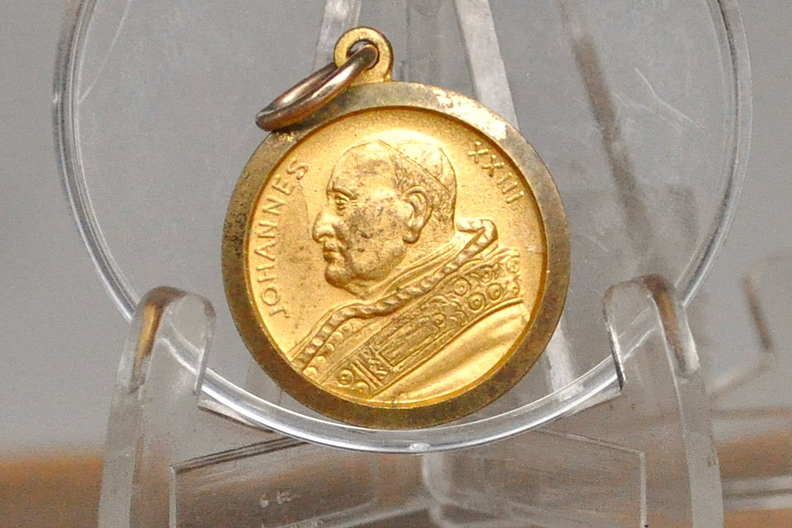 Vintage Pope John XXIII Gold Tone Pendant - Religious Medal - Johannes ...