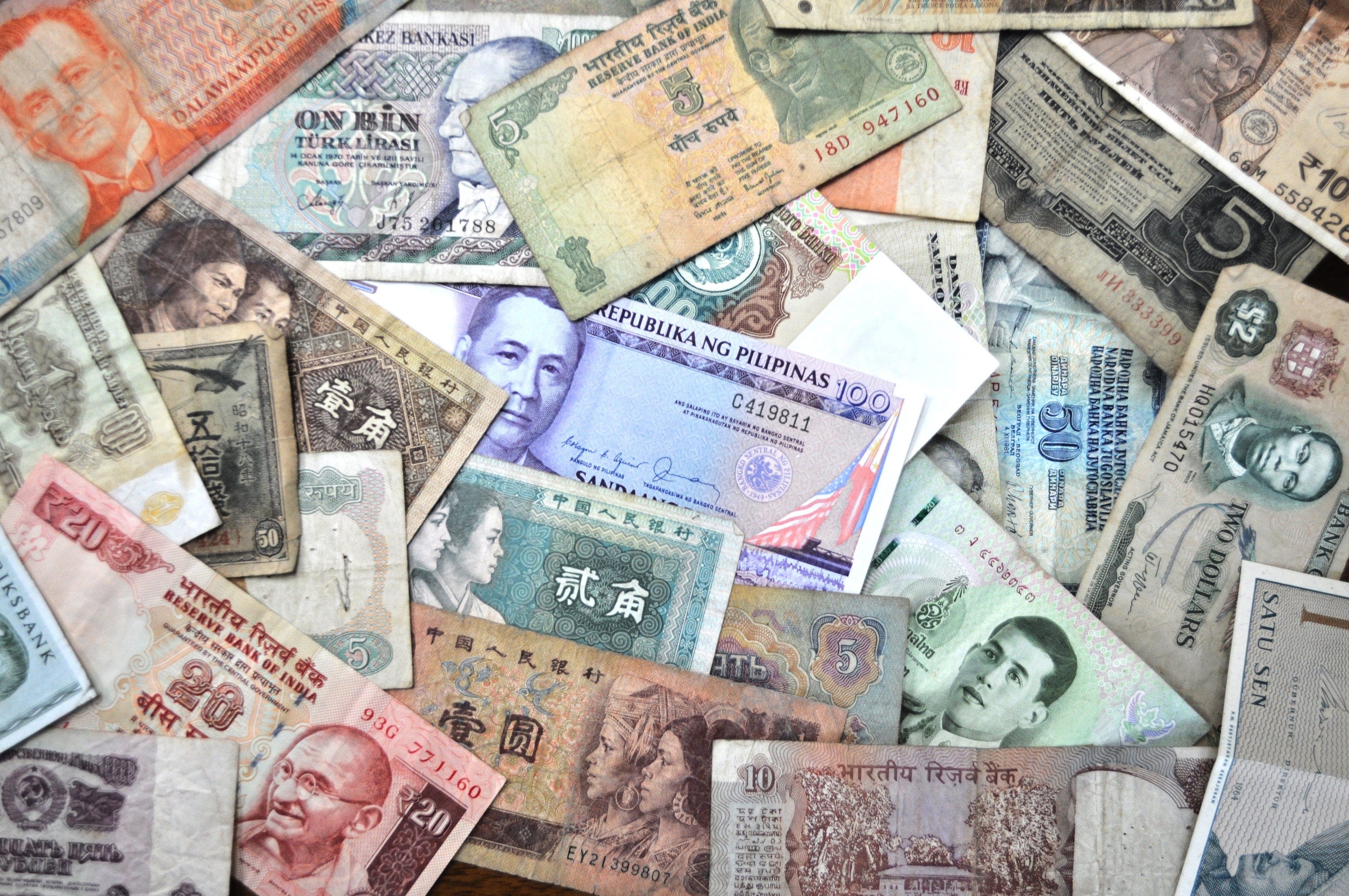 World Paper Money / Banknotes from Around the World - Mixed Dates, Den ...